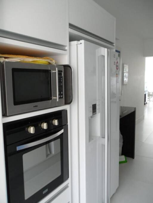 גוארויה Apto De 3 Dorm De Frente Ao Mar מראה חיצוני תמונה